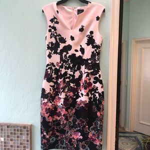 Beautiful printed Adrianna Papell